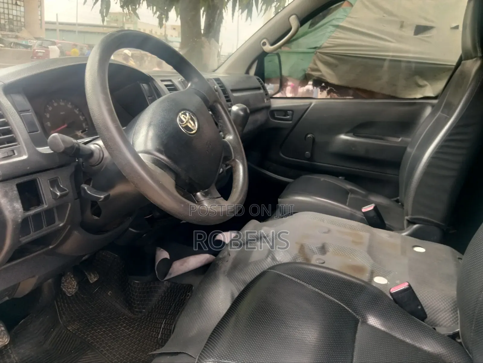 Toyota HiAce 2014 White