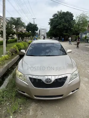 Toyota Camry LE V6 4dr Sedan (3.5L 6cyl 6AM) 2008 Gold
