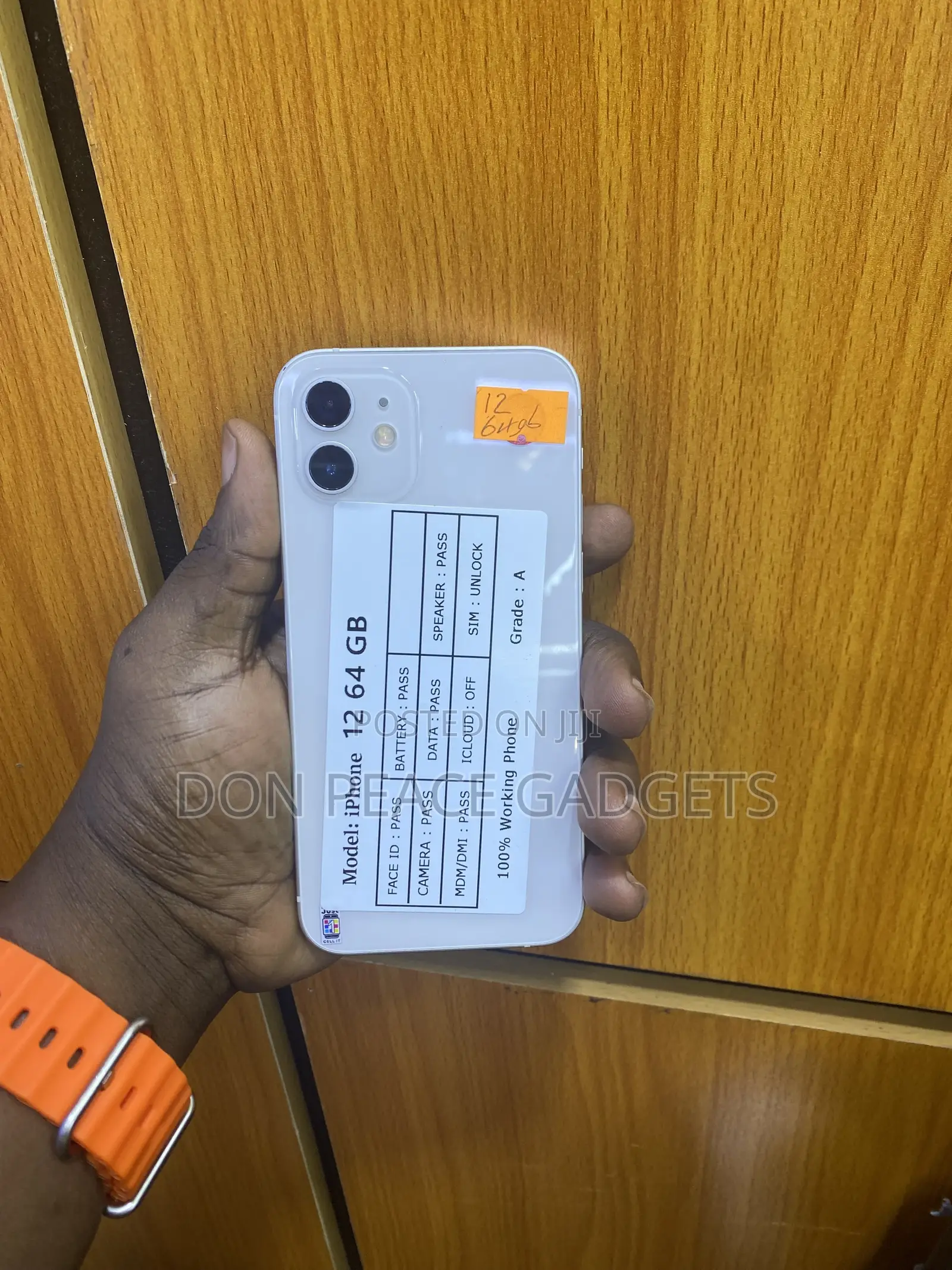 Apple iPhone 12 64 GB