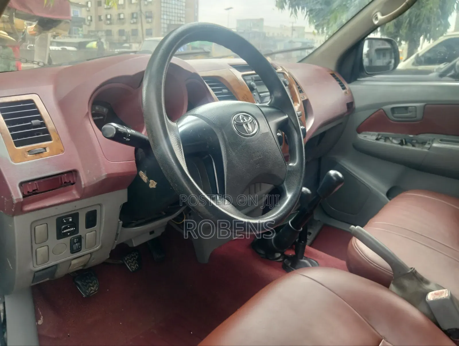 Toyota Hilux 2011 White