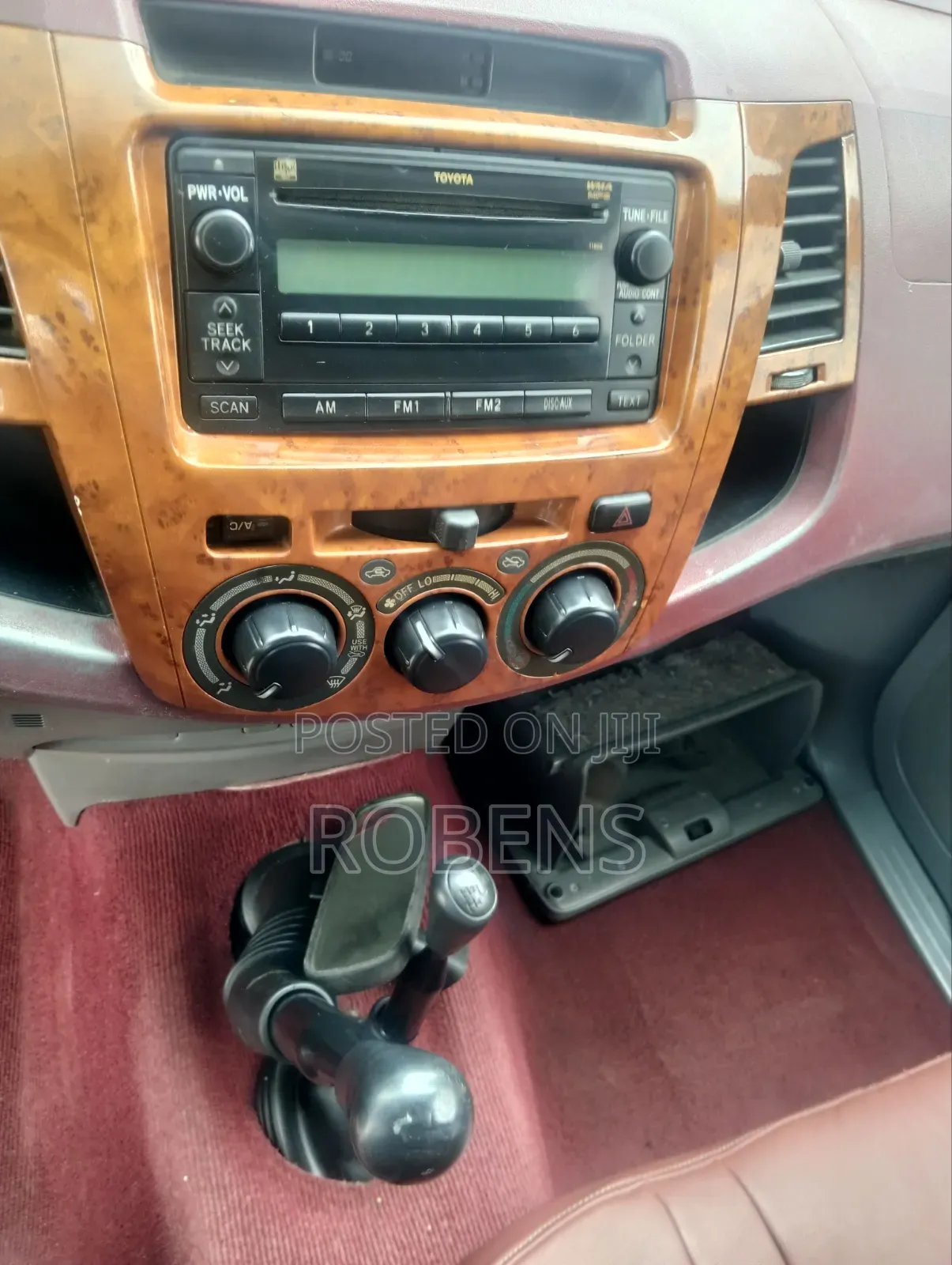 Toyota Hilux 2011 White