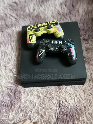 Play Station 4