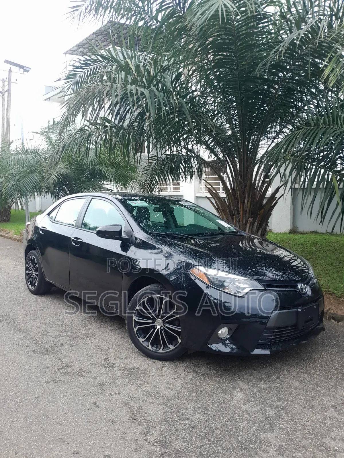 Toyota Corolla 2016 Black