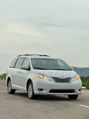 Toyota Sienna Limited 7 Passenger 2011 White
