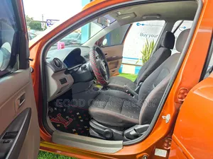 Mazda 2 2002 Orange