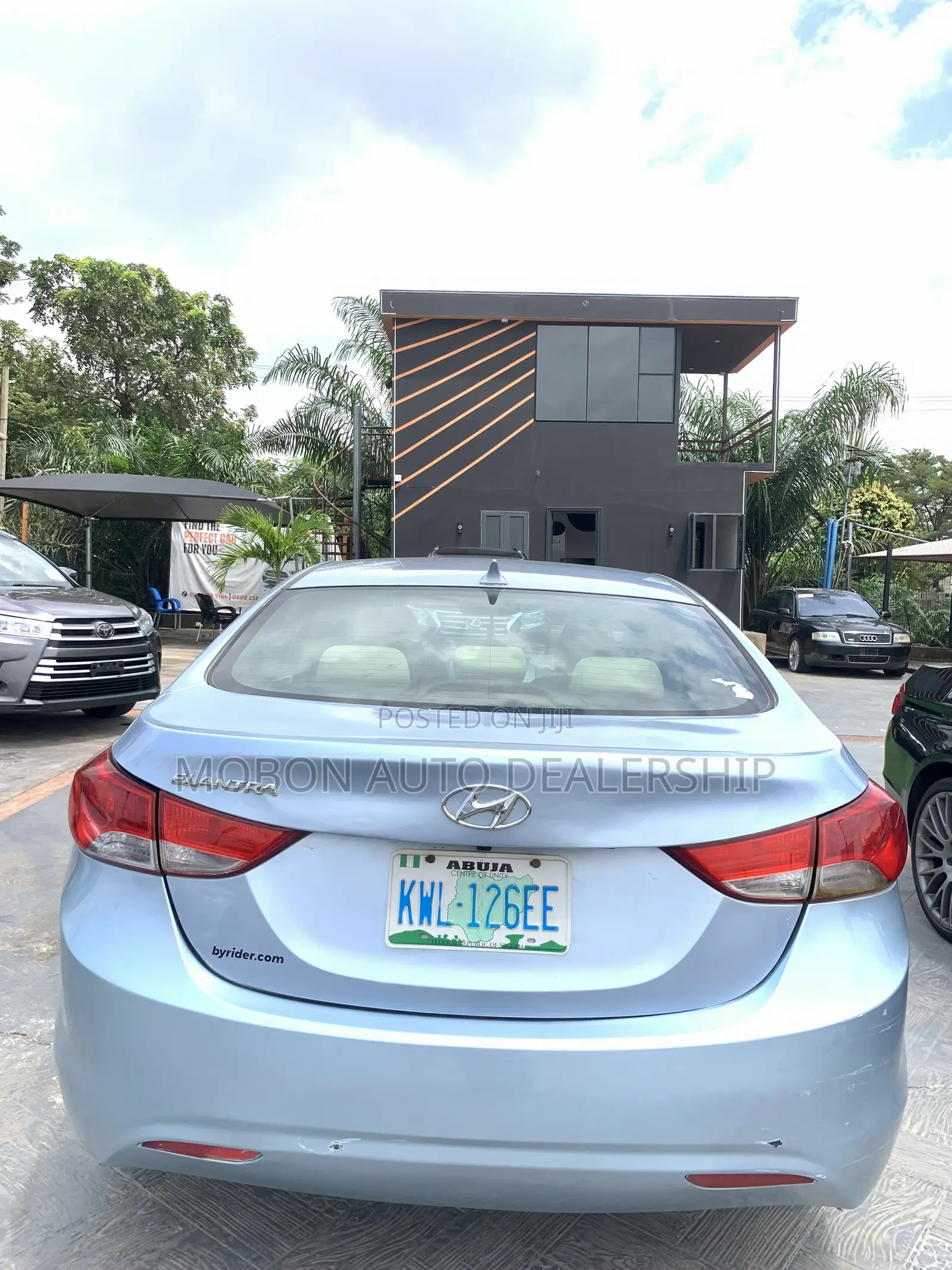 Hyundai Elantra 2012