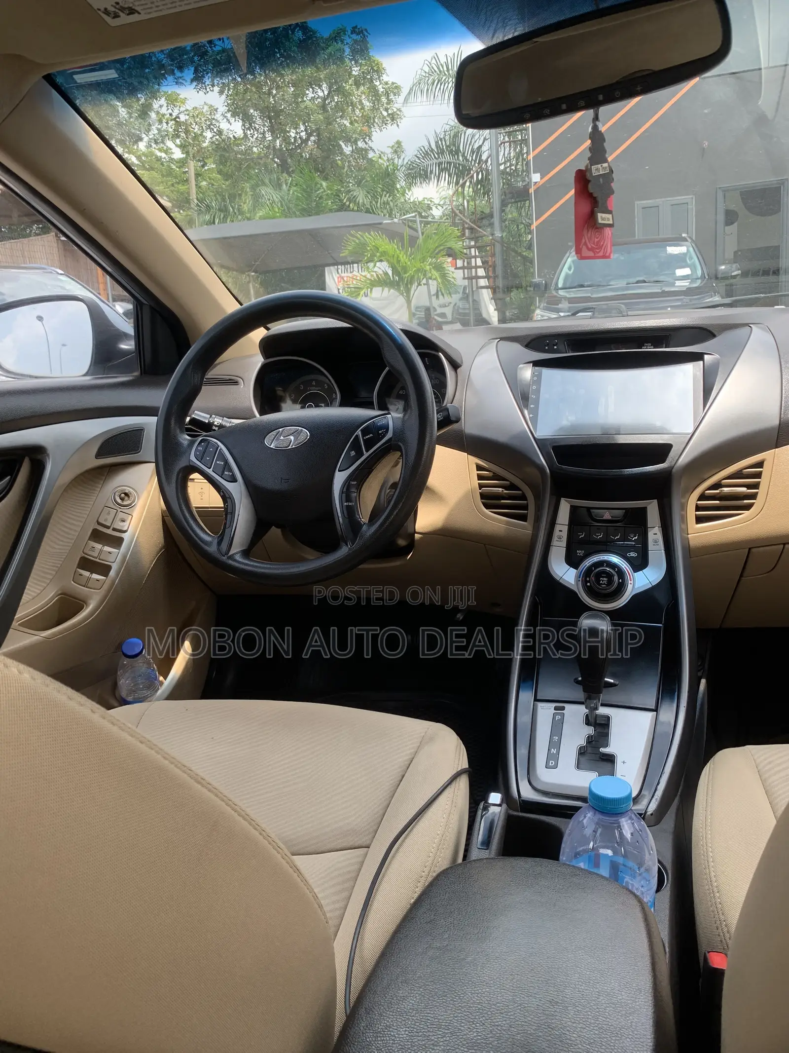 Hyundai Elantra 2012