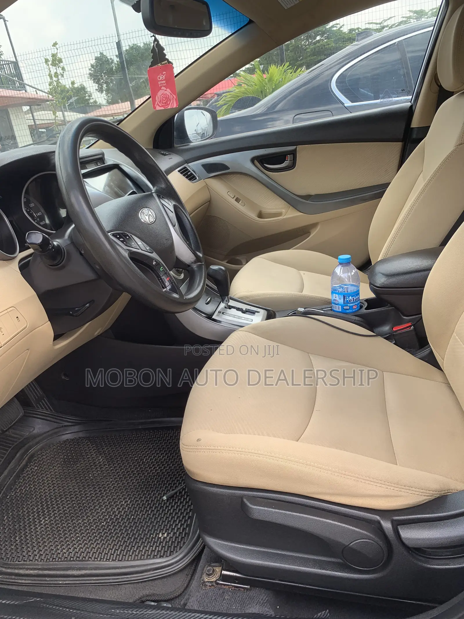 Hyundai Elantra 2012