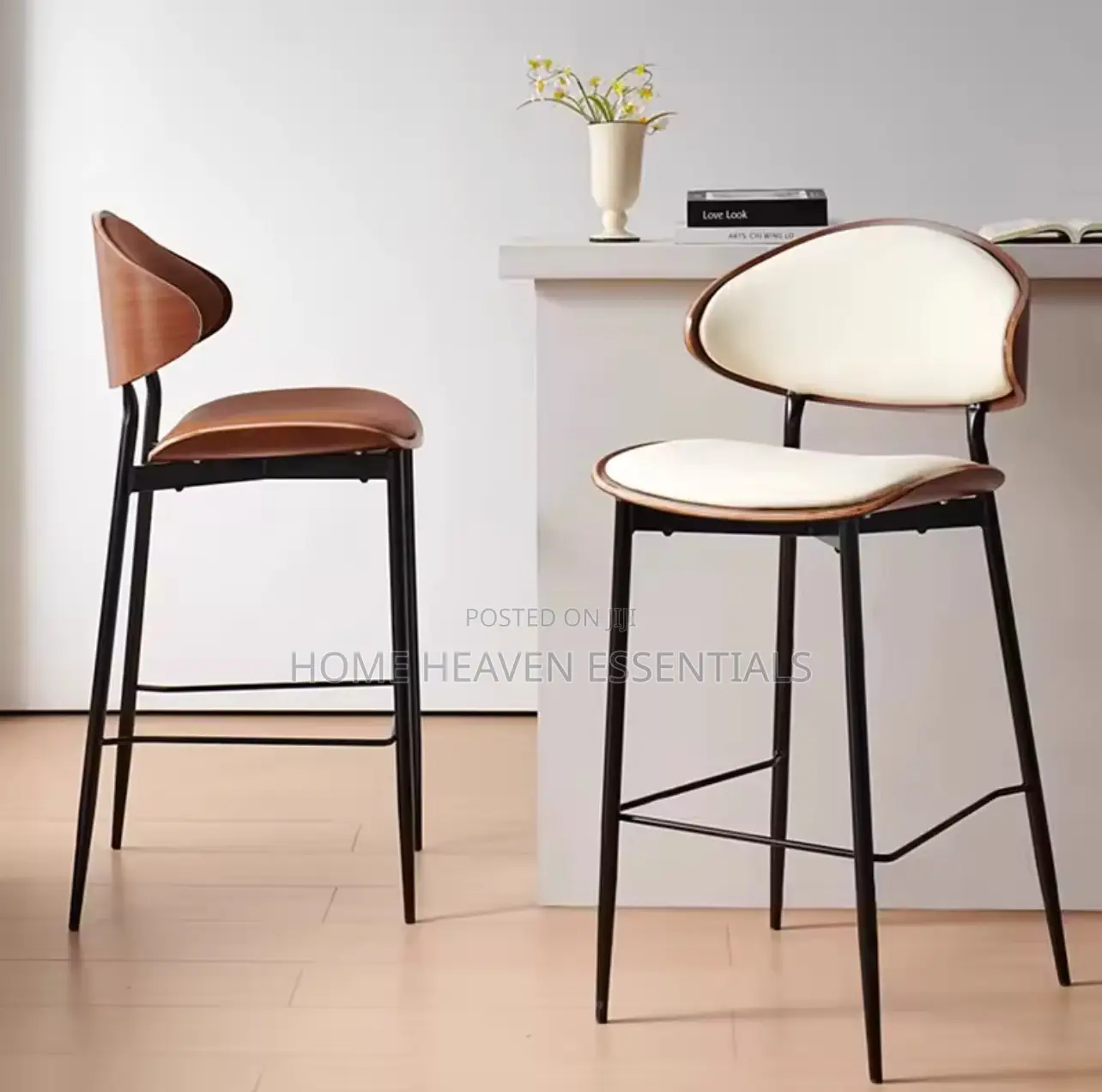 MORDEN High Bar Stool