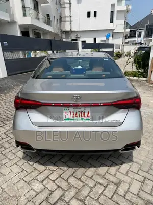 Toyota Avalon Limited FWD Sedan (3.5L V6 8A) 2019 Gray