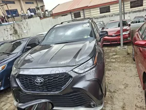 Toyota Highlander 2022 Gray