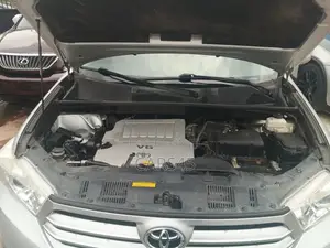 Toyota Highlander 2012 Silver