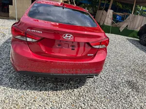 Hyundai Elantra 2015 Red
