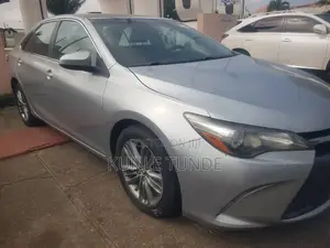 Toyota Camry SE 4dr Sedan (2.5L 4cyl 6A) 2015 Silver