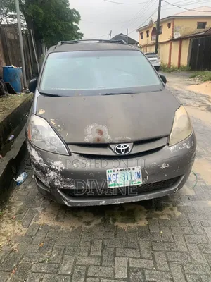 Toyota Sienna 2007 Brown