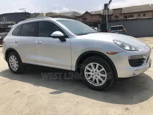 Porsche Cayenne 2013 Silver