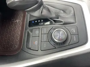 Toyota RAV4 Limited AWD 2019 Blue