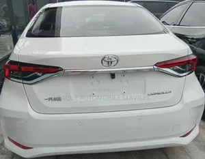 Toyota Corolla LE 2023 White