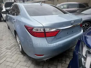 Lexus ES 2013 Blue