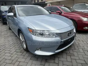 Lexus ES 2013 Blue