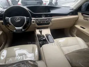 Lexus ES 2013 Blue