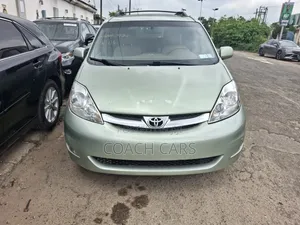 Toyota Sienna 2008 Green