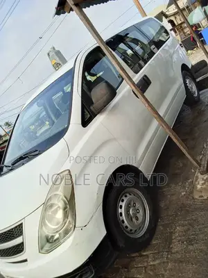 Hyundai H200 2010 White