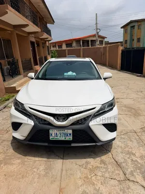 Toyota Camry 2019 White
