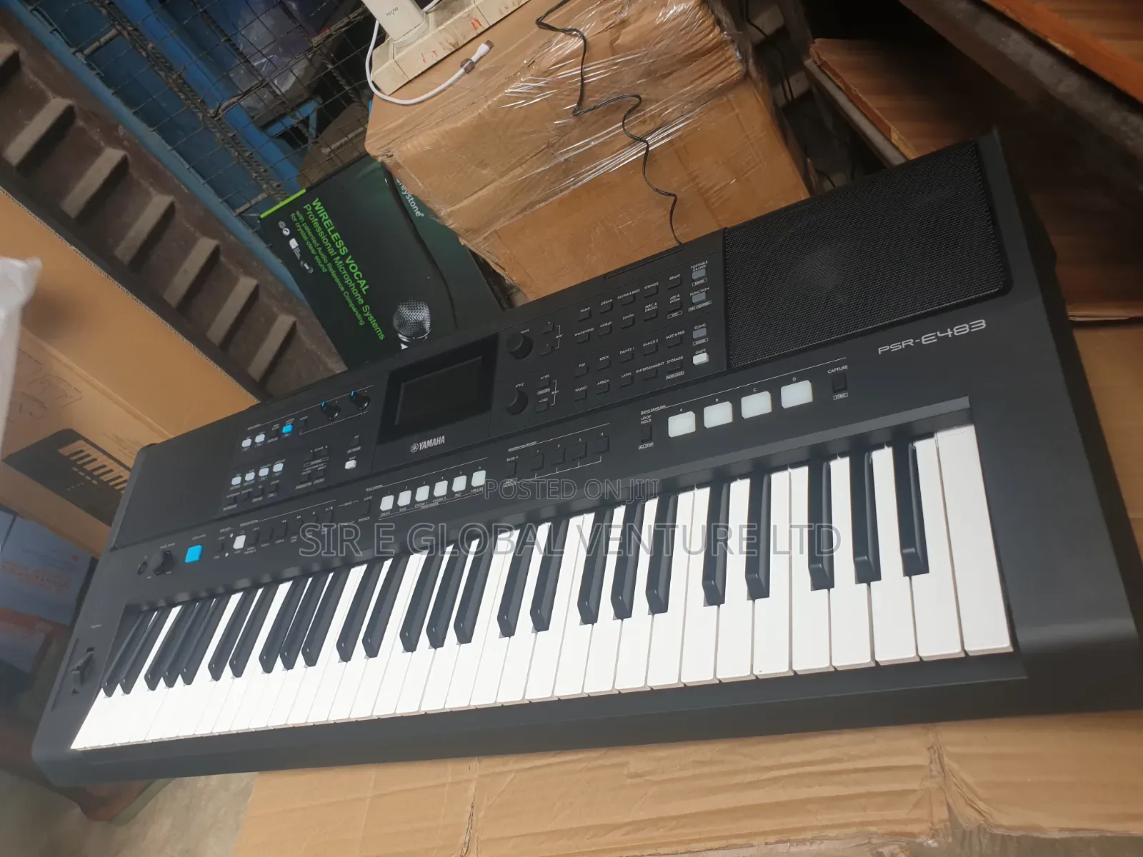 Professional Yamaha PSR-E483 Keyboard