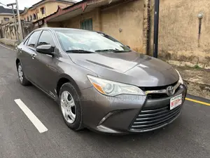 Toyota Camry LE 4dr Sedan (2.5L 4cyl 6A) 2016 Gray