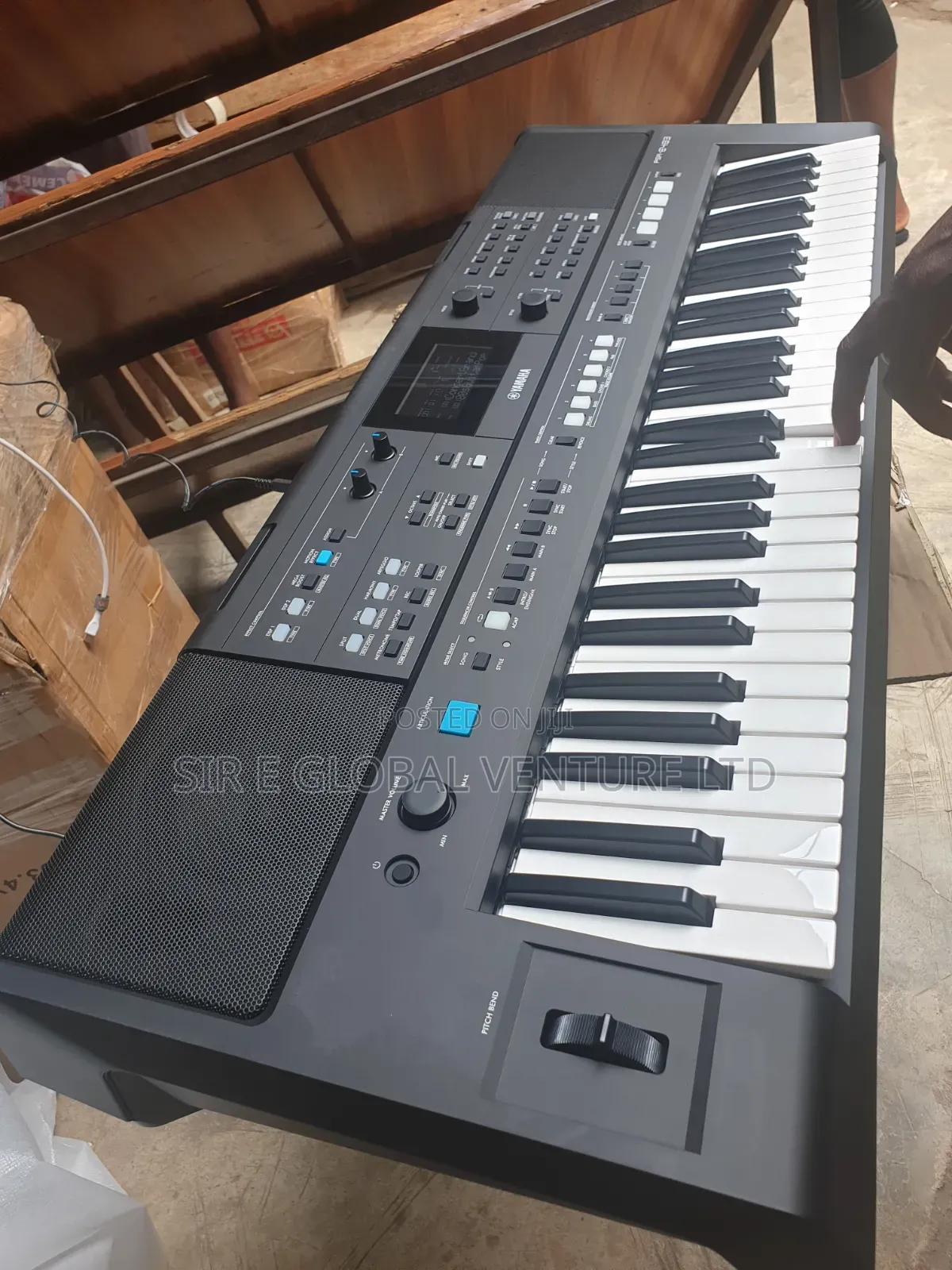 Professional Yamaha PSR-E483 Keyboard