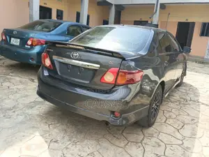 Toyota Corolla 2010 Gray