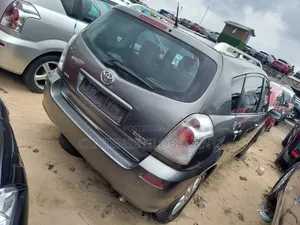 Toyota Corolla Verso 2008 Gray