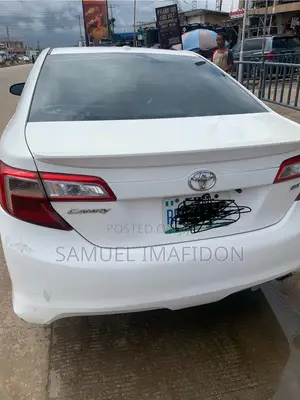 Toyota Camry SE 4dr Sedan (2.5L 4cyl 6A) 2012 White