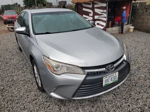 Toyota Camry 2017 Silver