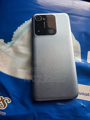 Tecno Spark 8C 64 GB Purple