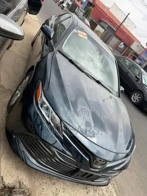 Toyota Camry 2018 Gray