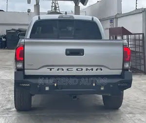 Toyota Tacoma 2022 Silver