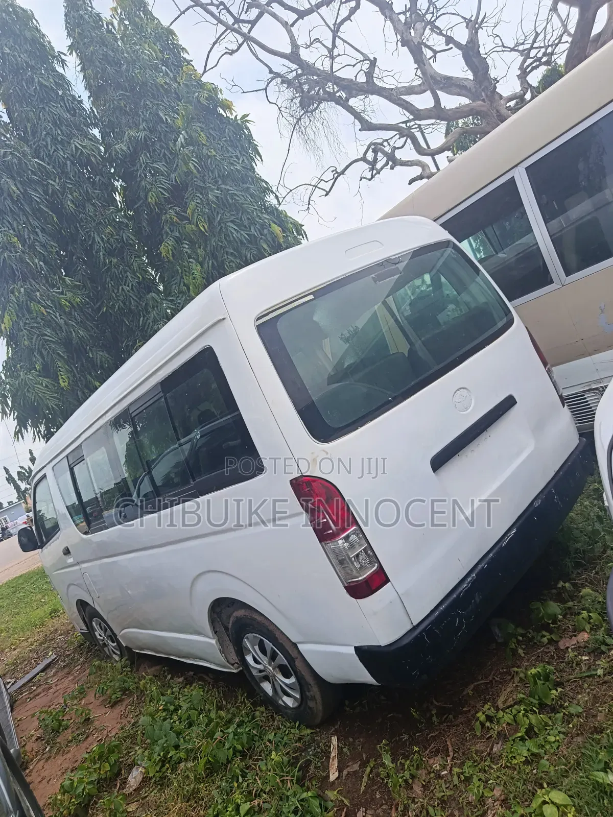 Toyota HiAce 2012