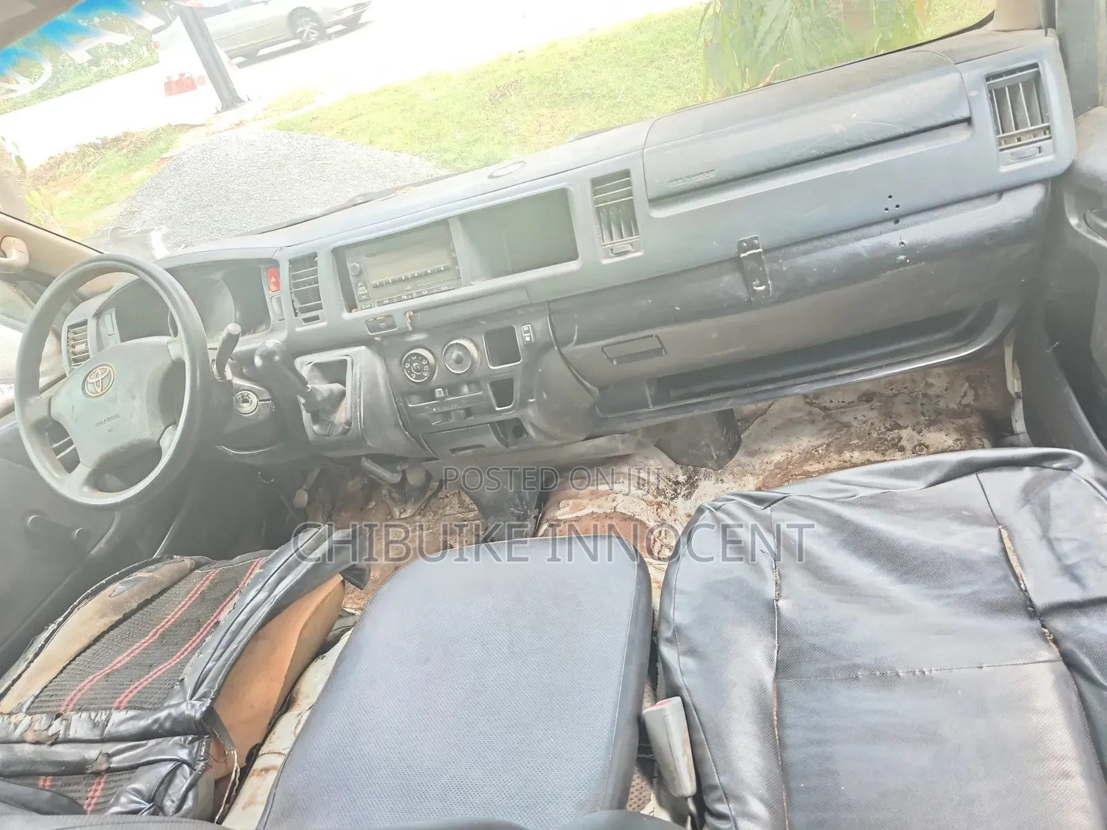 Toyota HiAce 2012