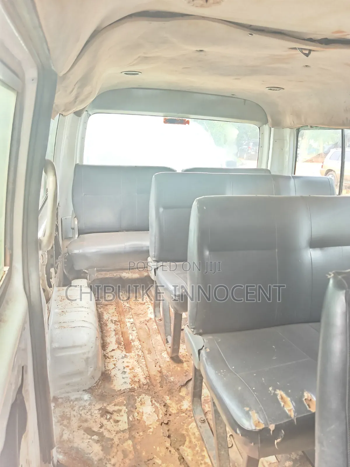 Toyota HiAce 2012
