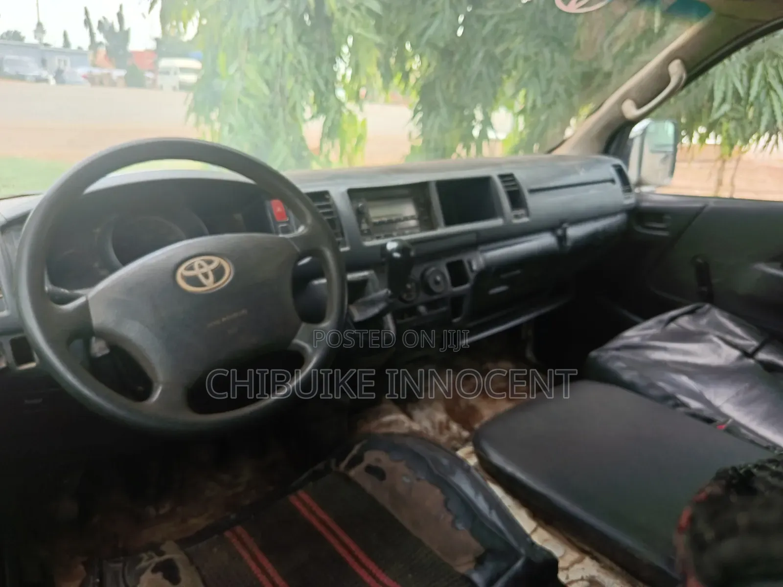 Toyota HiAce 2012