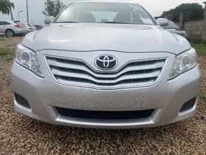 Toyota Camry LE 4dr Sedan (2.5L 4cyl 6AM) 2010 Silver