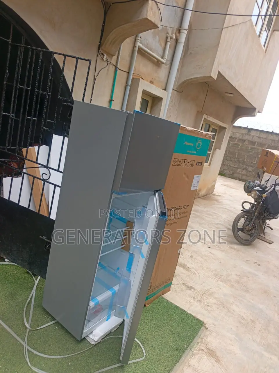 Hisense 360L Refrigerator With Big Vegetable Box