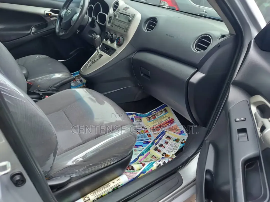 Toyota Matrix 2010 Silver