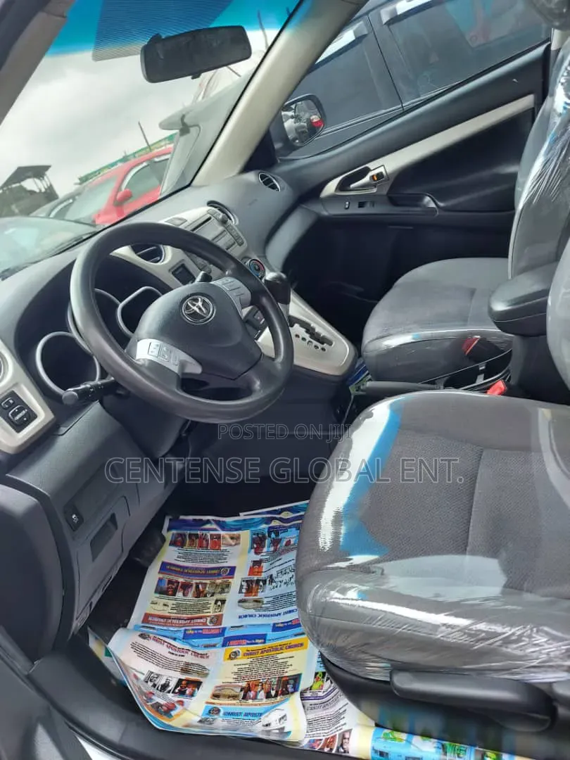 Toyota Matrix 2010 Silver