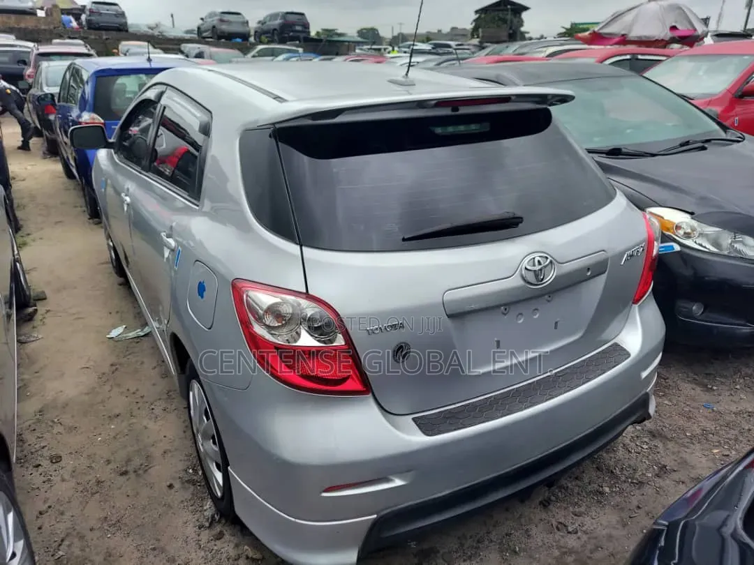 Toyota Matrix 2010 Silver