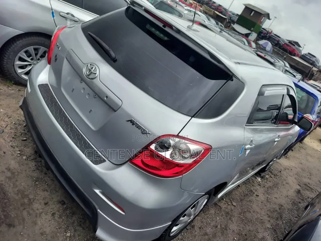 Toyota Matrix 2010 Silver