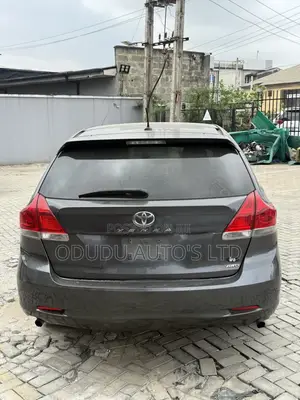 Toyota Venza AWD 2011 Gray