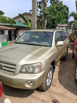 Toyota Highlander 2004 Gold